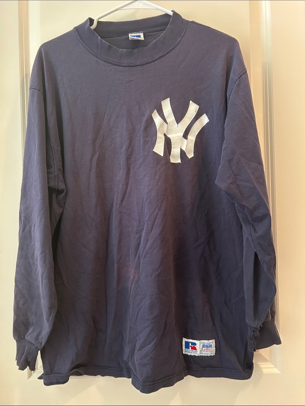 Russell Vintage Distressed New York Yankees NY Logo tee shirt long sleeve size L